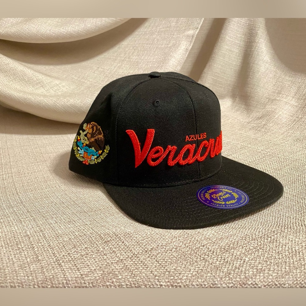 Rings & Crwns AZULES VERACRUZ Baseball Cap Mexican League LMB Black Snapback Hat